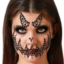 Halloween-Schmuck und Tattoos