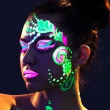 Fluoreszierende Schminke
