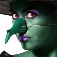 Grüne spitze Hexennase