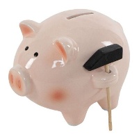 Sparschwein mit Hammer