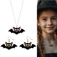 Set aus Fledermaus-Ohrringen und Halskette