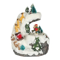 Weihnachtsdekoration mit Weihnachtsmann und Schlittschuhläufern mit Musik und Licht 19 x 16,5 cm