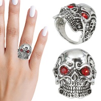 Totenkopfring mit Augen