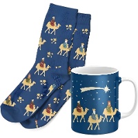 Blaues Weihnachts-Geschenkset mit Tasse und Socken zu den Heiligen Drei Königen